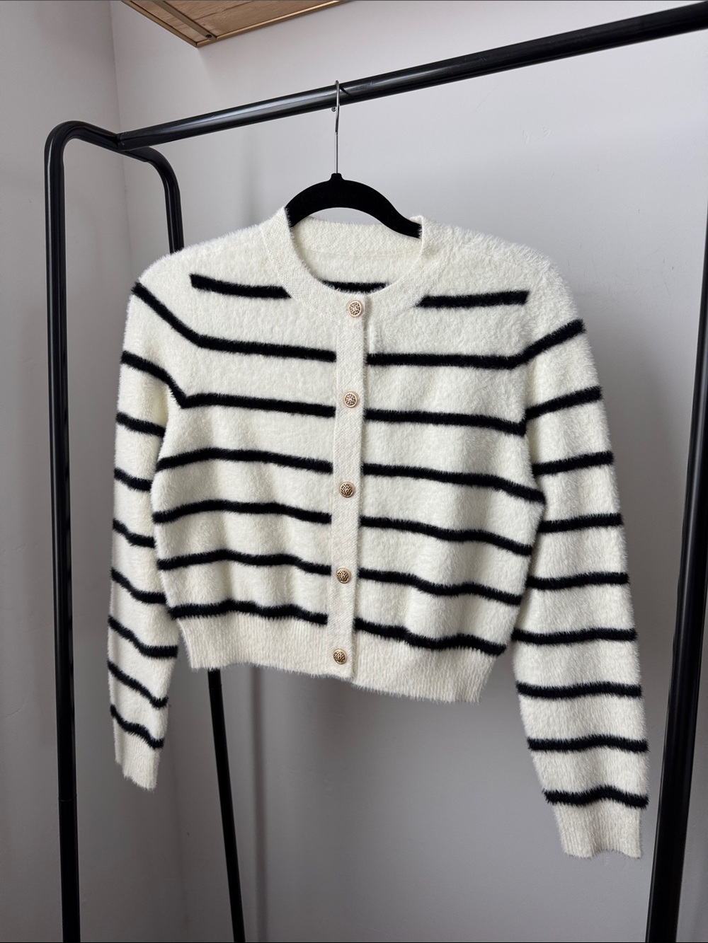 Striped Button-Front Cropped Cardigan Sweater - White/Black